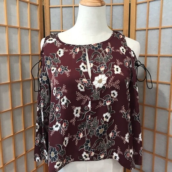 Scoop NY Burgundy Floral Cold Shoulder Blouse Small NWOT NEW - Picture 5 of 11